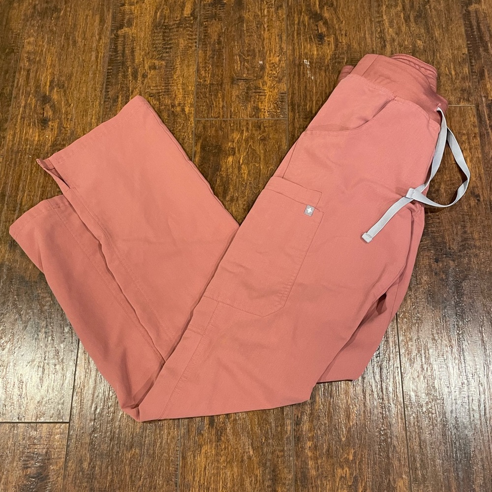 Mauve xxs figs scrub set
